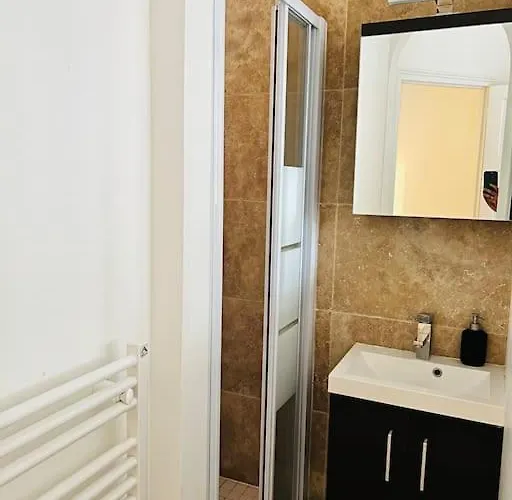 Proche Paris - 4 Pers *